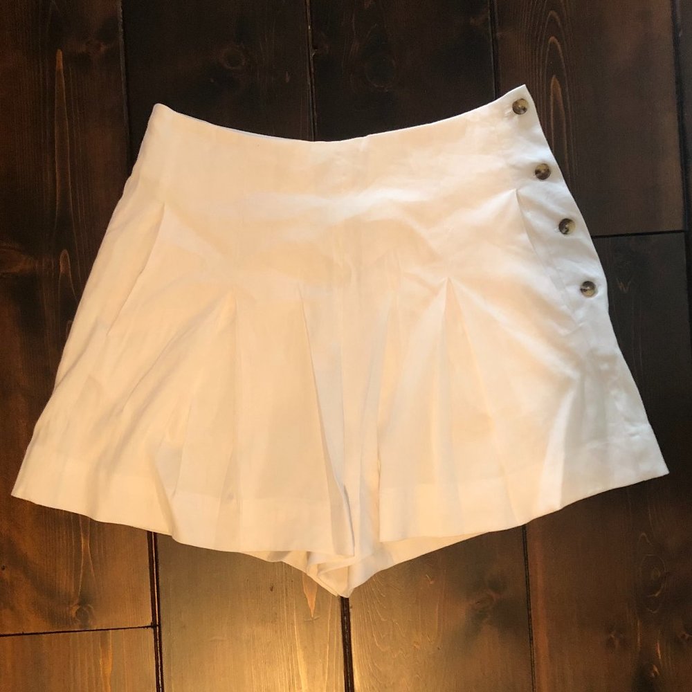 Vince Pleat Front Linen Short